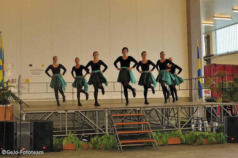 visserijfeestenoostendedesloeperiverdancefoto09.jpg