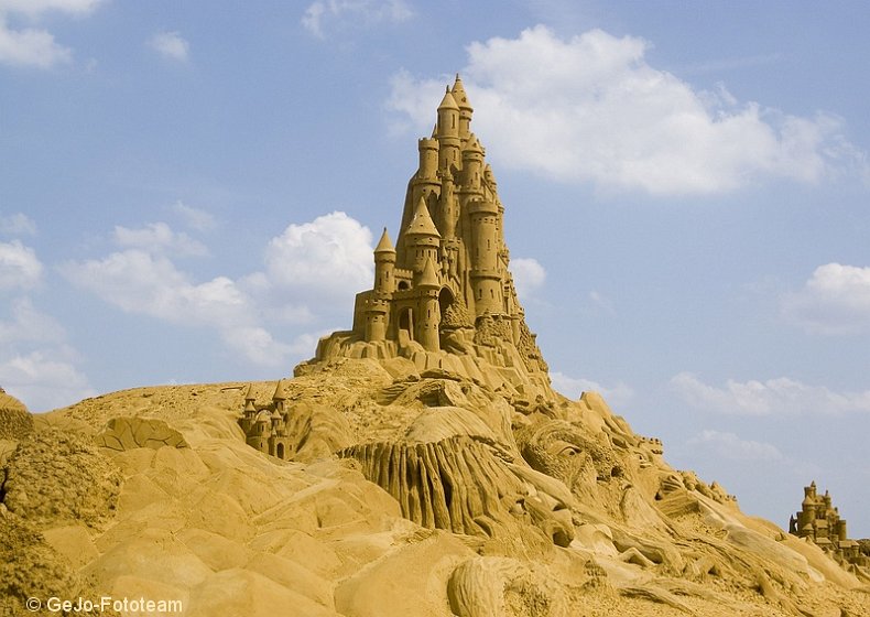 zandsculptureblankenbergefoto28.jpg