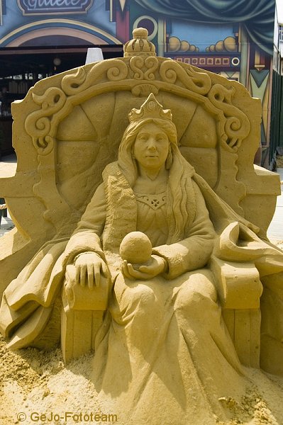 zandsculptureblankenbergefoto31.jpg