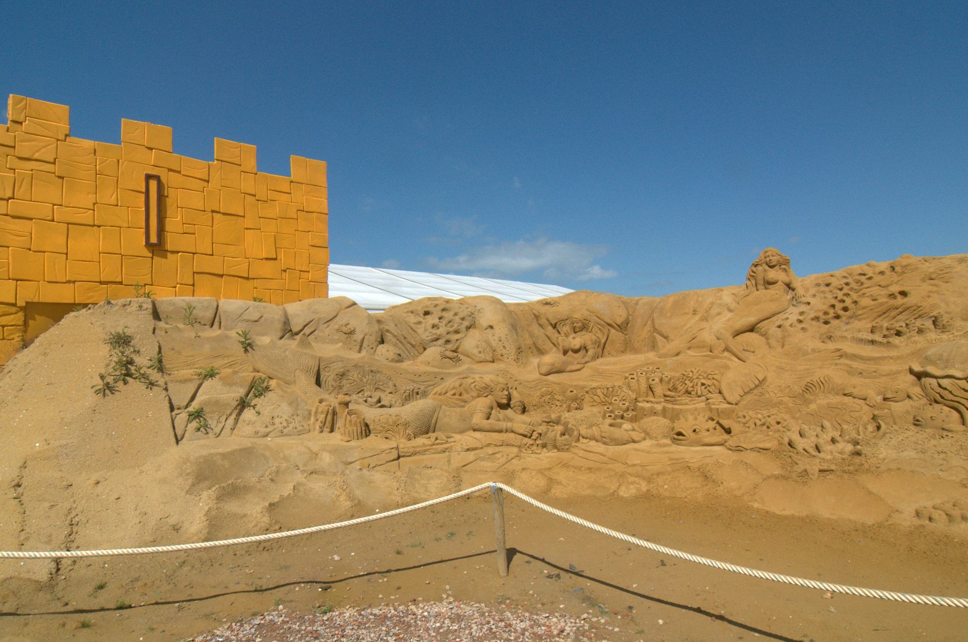 zandsculpturenblankenbergefoto35.jpg