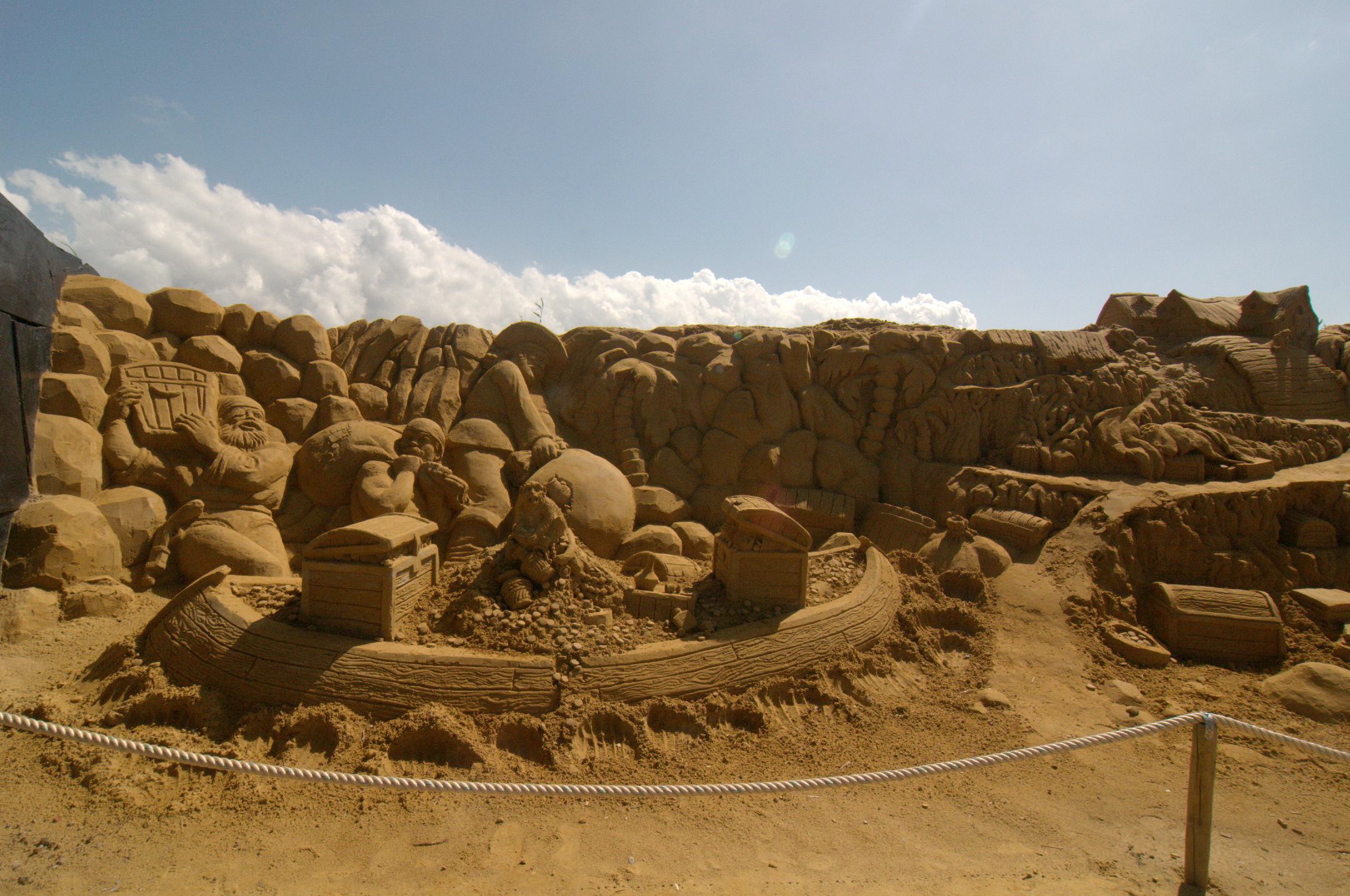 zandsculpturenblankenbergefoto57.jpg